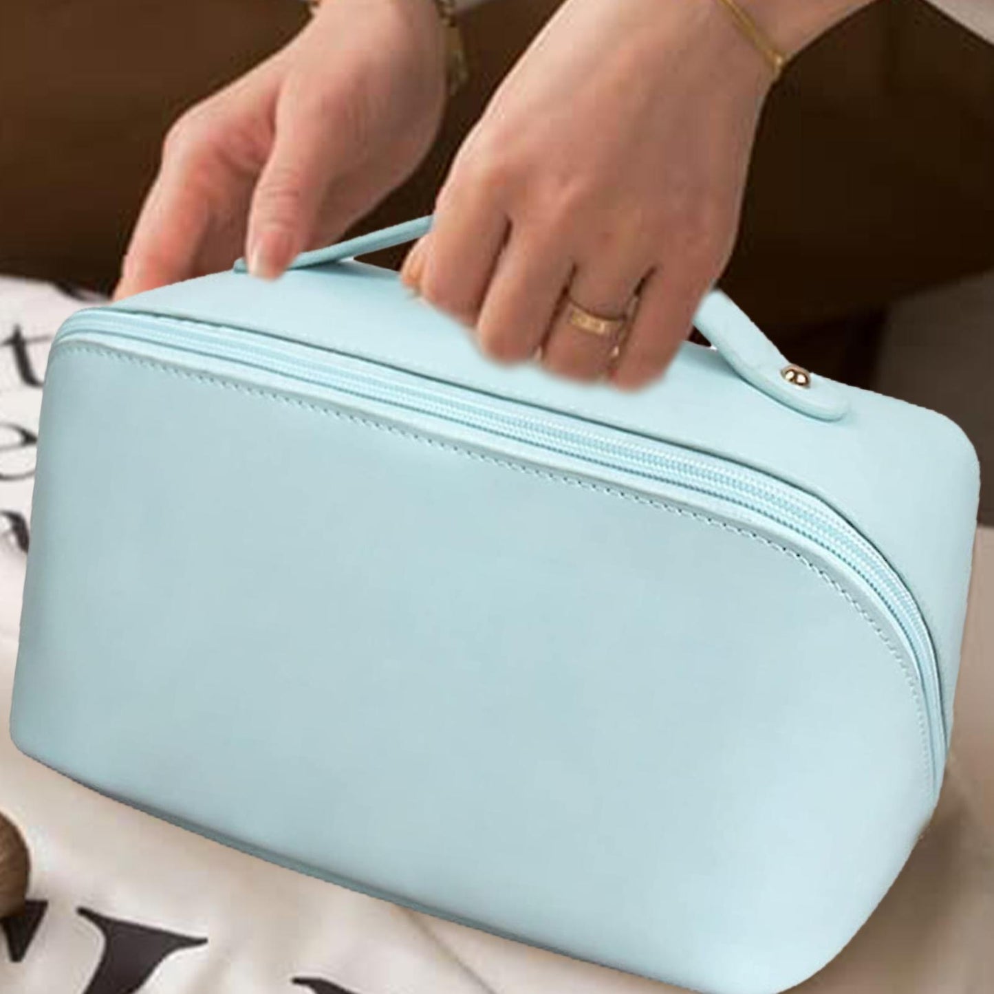 COSMETIC TRAVEL BAG