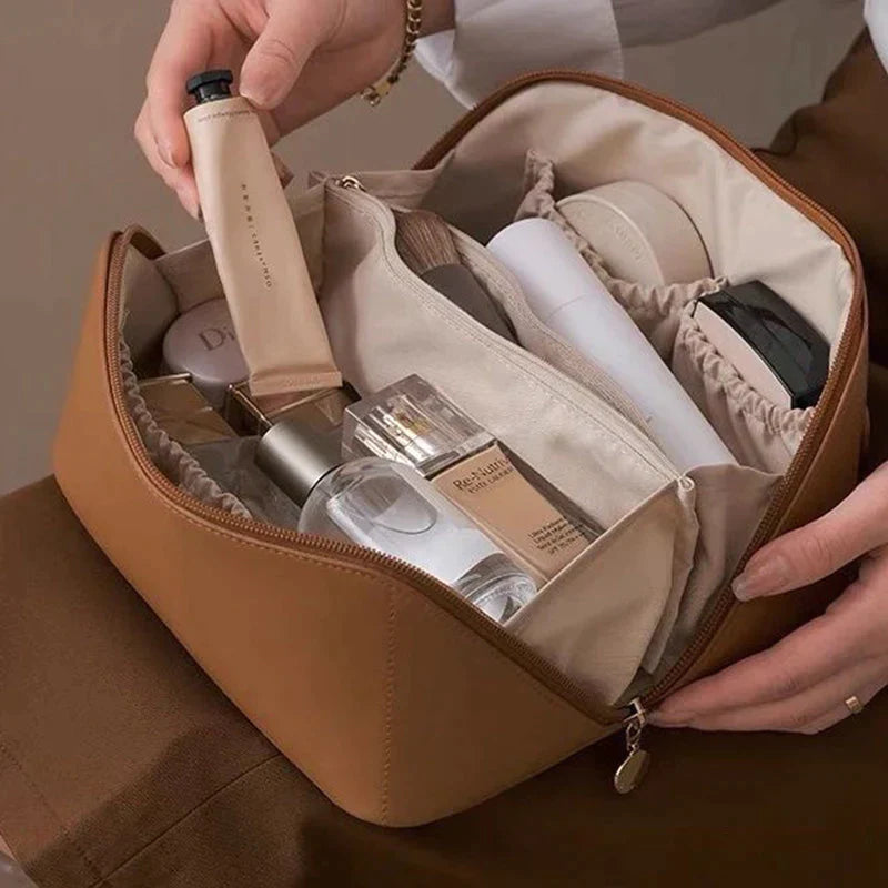 COSMETIC TRAVEL BAG