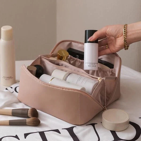 COSMETIC TRAVEL BAG